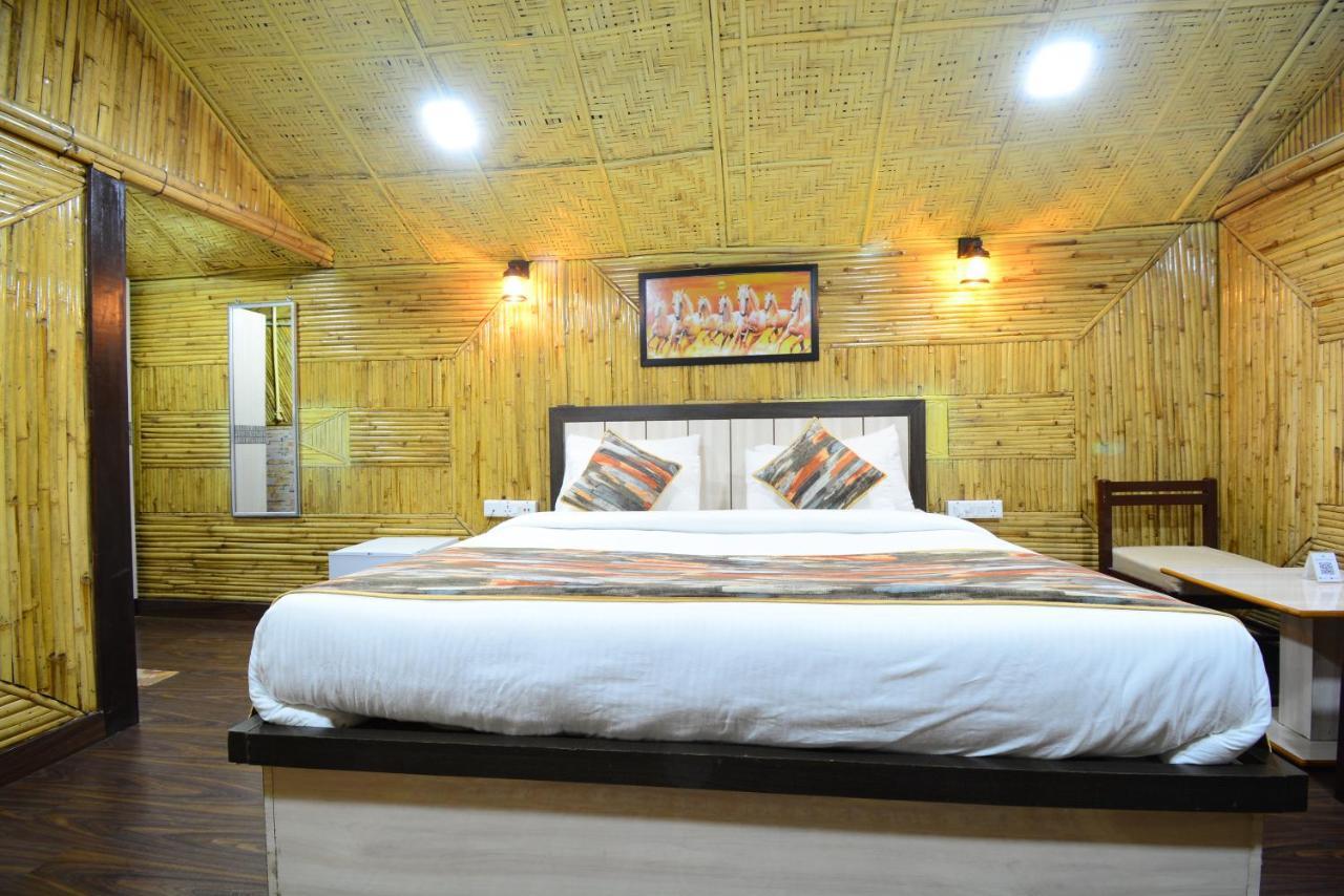 Hotel Bamboo Castle Dźajpur Zewnętrze zdjęcie