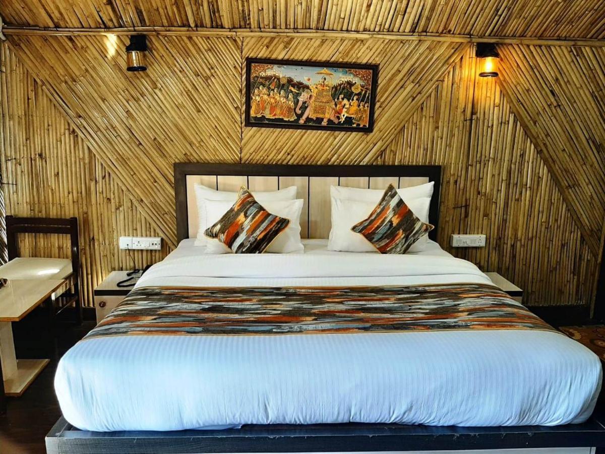 Hotel Bamboo Castle Dźajpur Zewnętrze zdjęcie